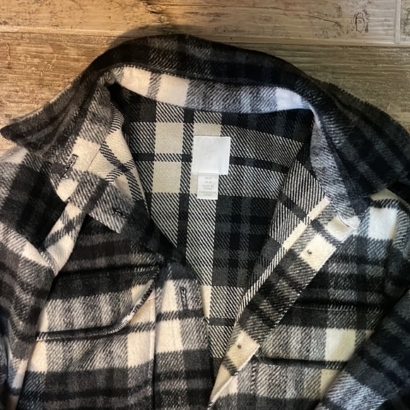 H&M flannel jacket - Picture 2 of 3